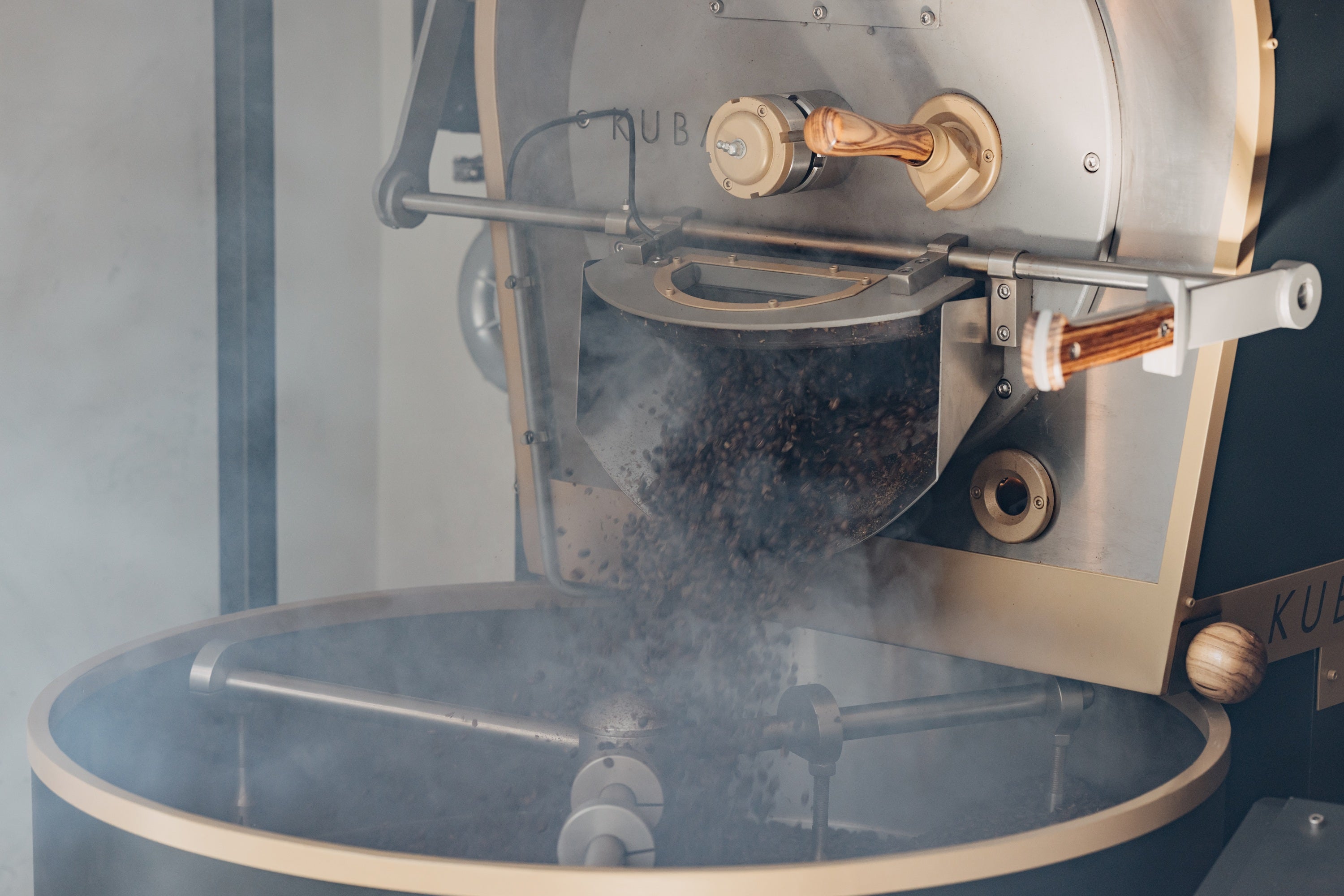Spezialitätenkaffee im Kühlsieb Kaffeerösterei